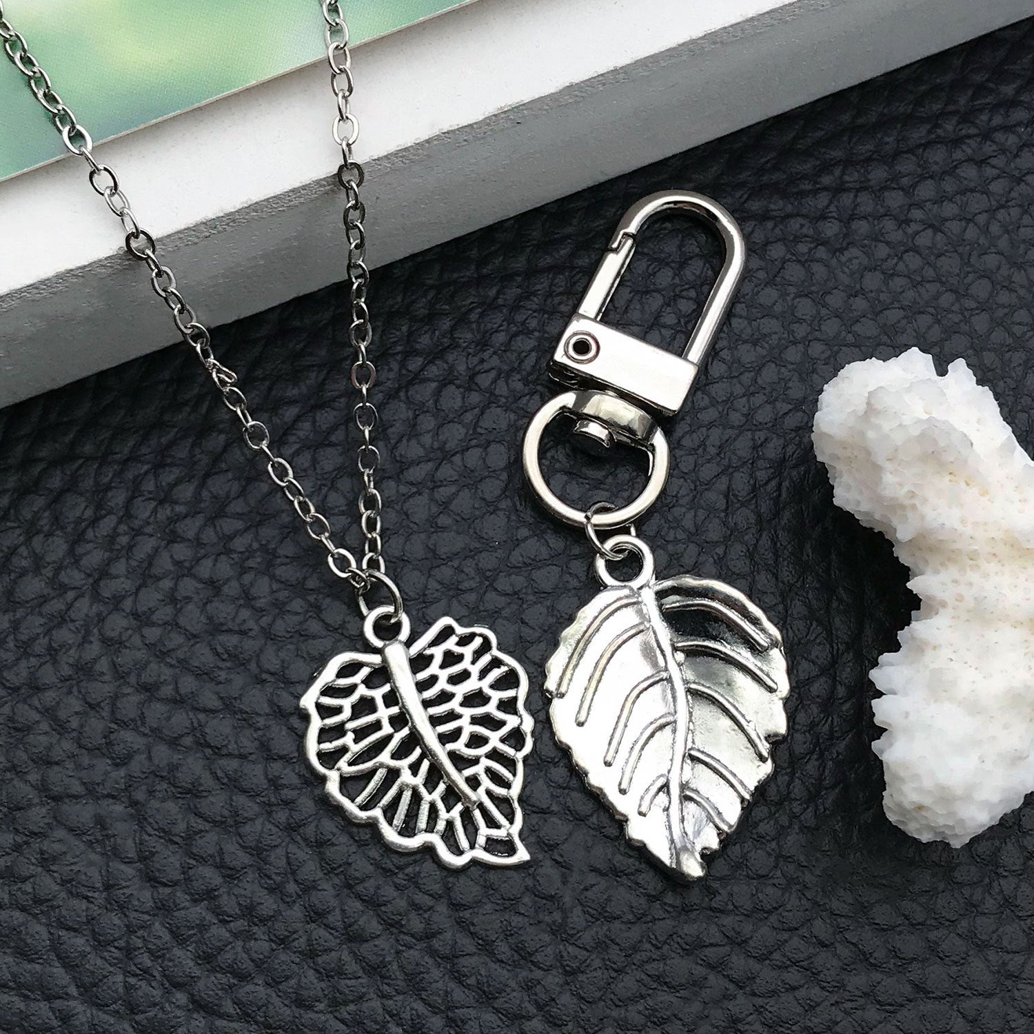 Antique Zinc Alloy Leaf Shape Charm Pendant for DIY Earrings Necklace Bracelet Making