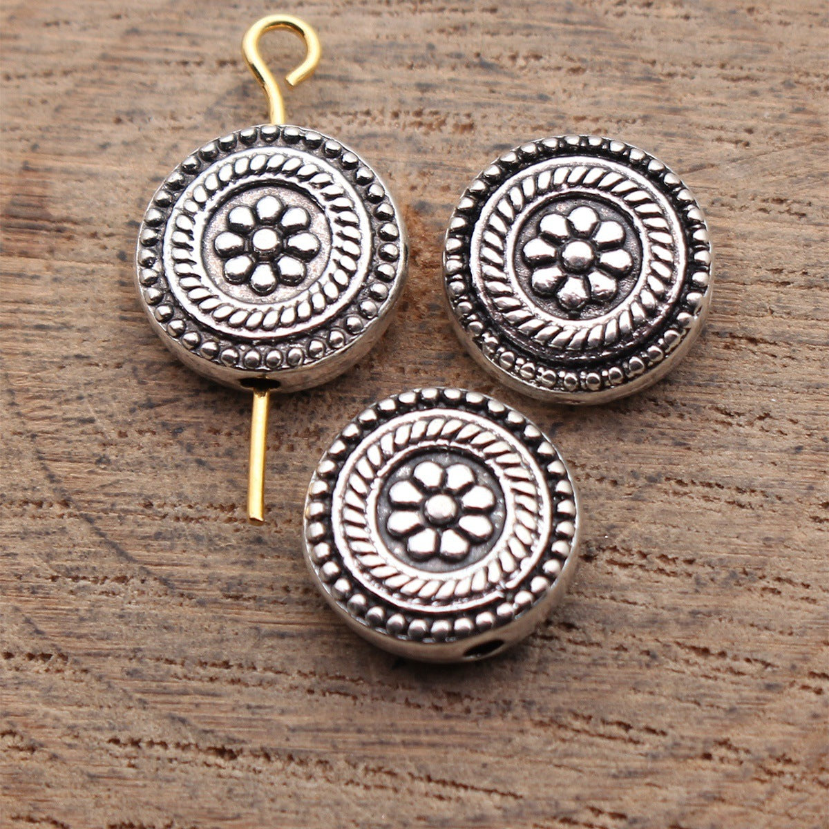 11x11x4.6mm 2g Multi-Color Zinc Alloy Flower Pattern Round Spacer Beads for DIY Bracelet Jewelry