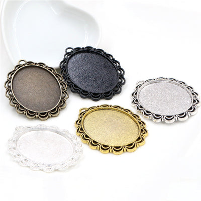 Scalloped oval pendant trays showing the overall assortment