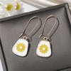 White Trapezoid Daisy