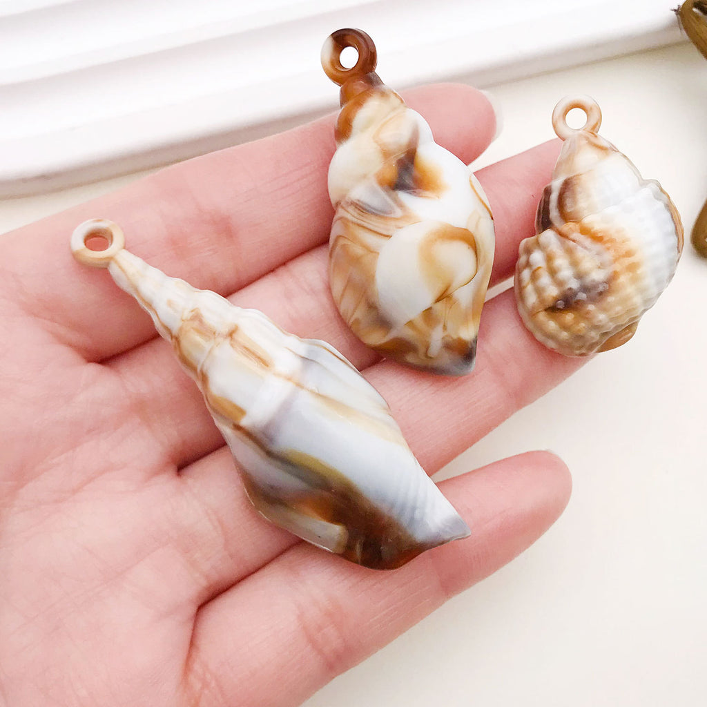 Acrylic Conch Shell charm pendants for DIY ocean style bracelets keychains jewelry