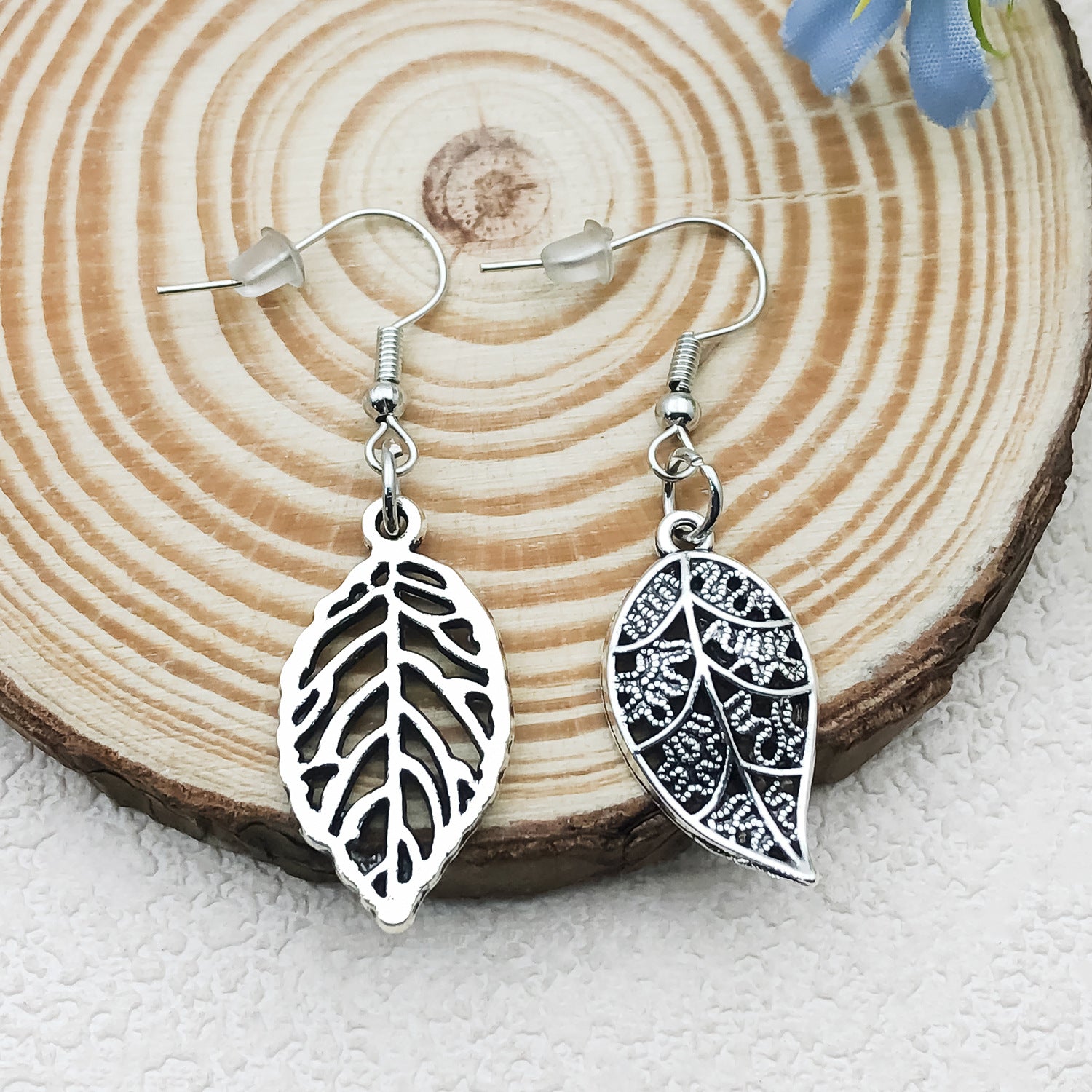 Antique Silver Zinc Alloy Hollow Maple Leaf Charm Pendant for DIY Bracelet Necklace