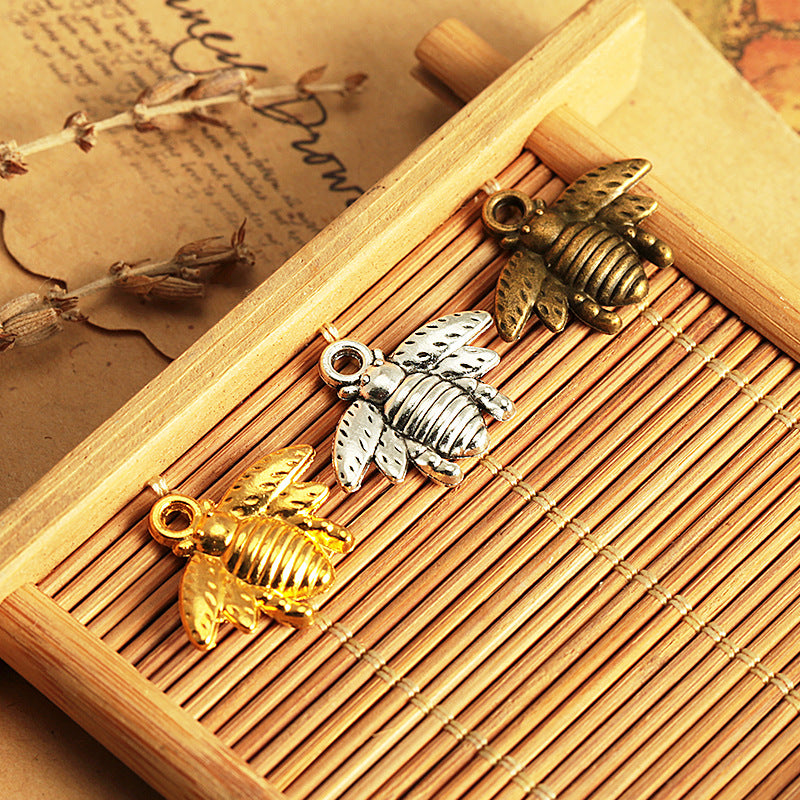 21x16mm Vintage Alloy Bee Charm Pendant