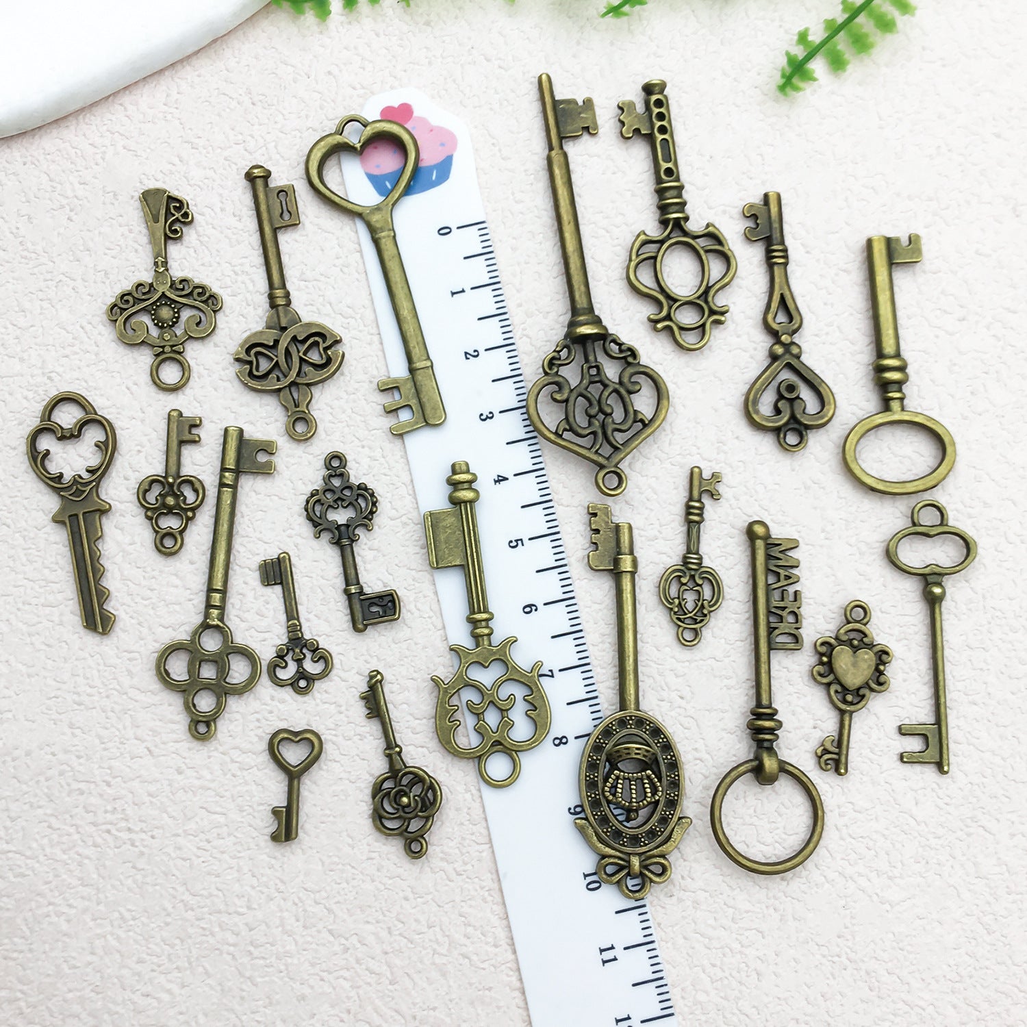 Vintage Zinc Alloy Key Charm Pendant for DIY Bracelet Necklace Earring Jewelry