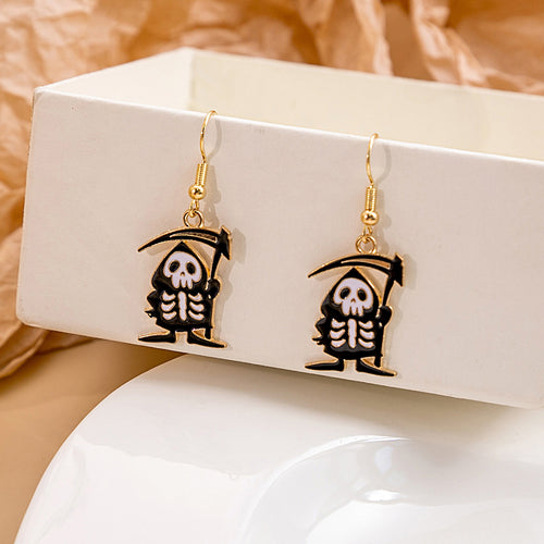 Second supplied view of Halloween novelty hook earrings