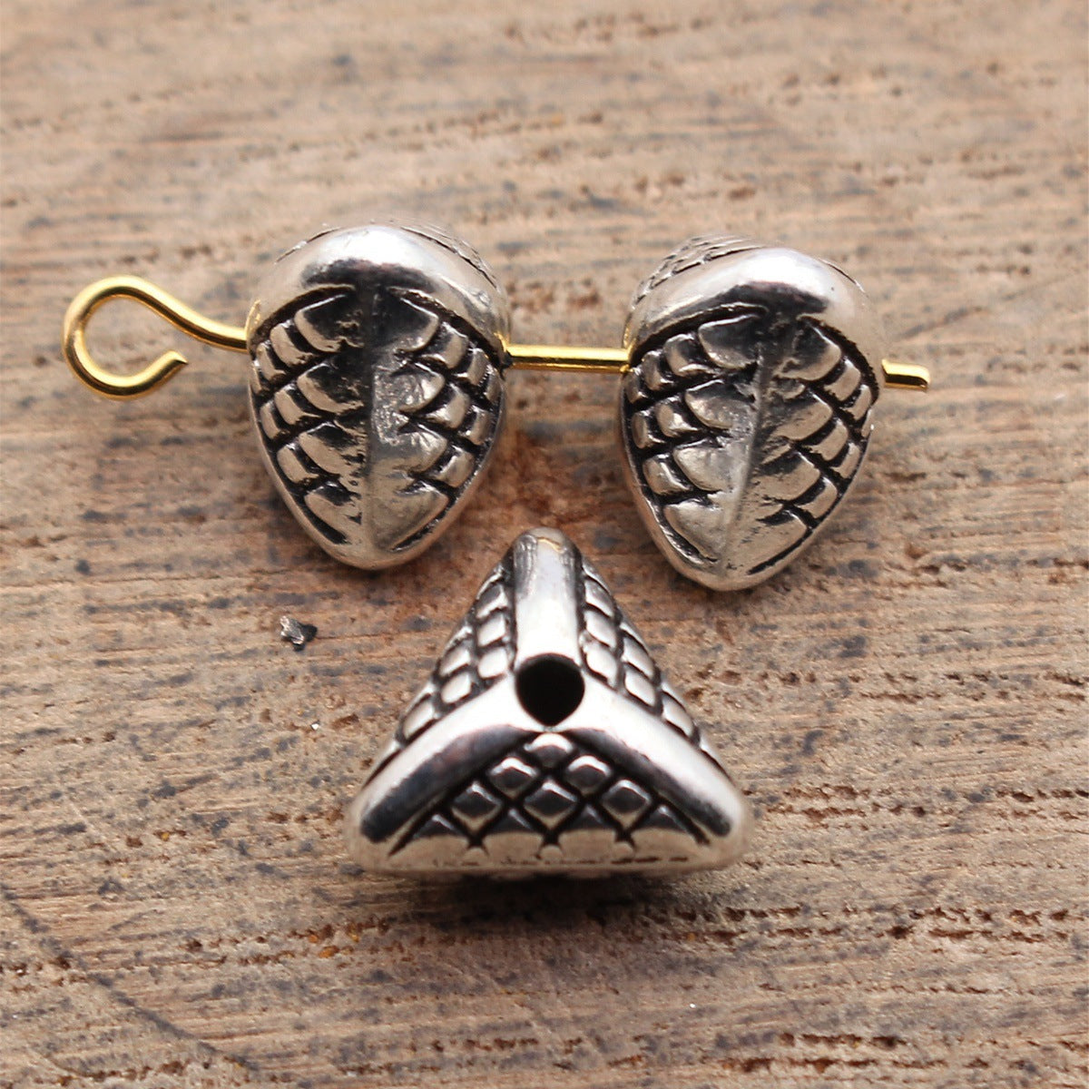 10x9.5x6.7mm 1.6g Multicolor Zinc Alloy Triangle Textured Spacer Beads for Bracelet Jewelry Making