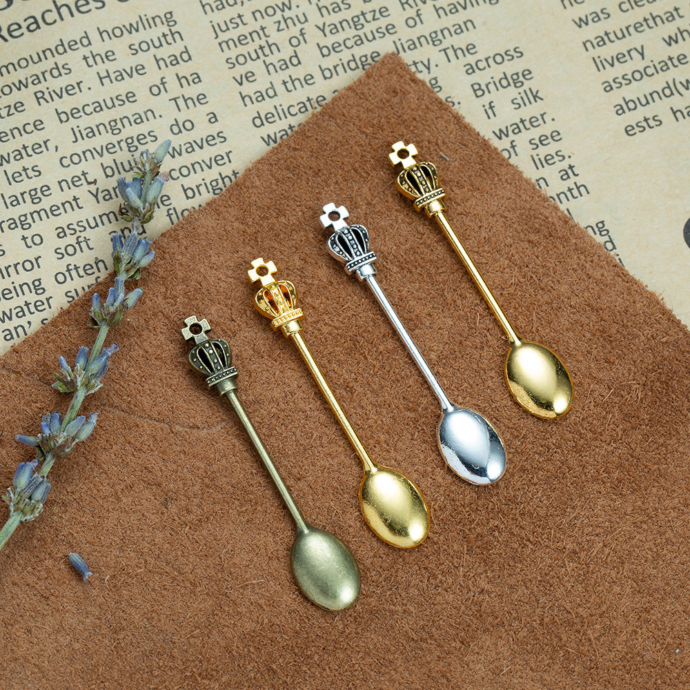 56x10mm Vintage Crown Spoon Alloy Charm Pendant