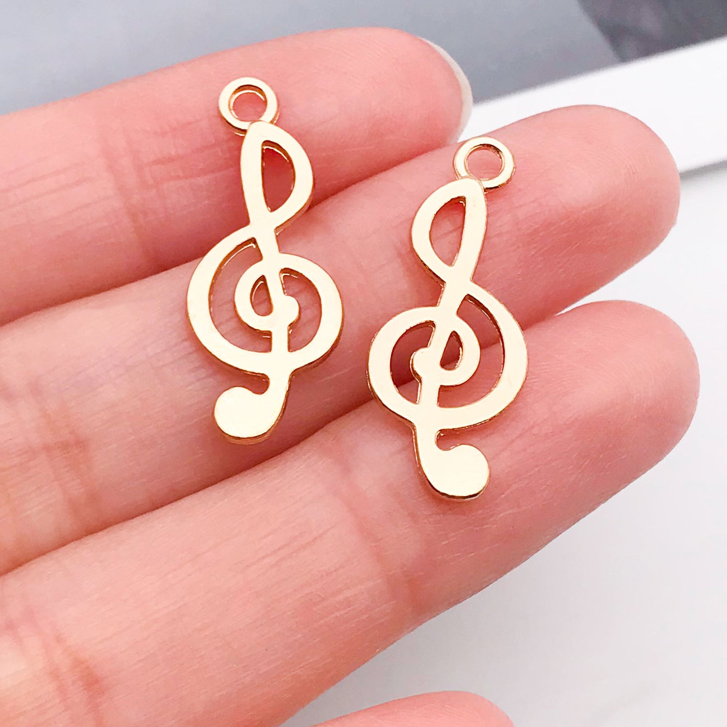 KC Gold Zinc Alloy Music Note Guitar Instrument Charm Pendant for DIY Jewelry Making