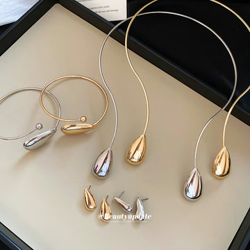 Gold Polished Teardrop Studs Cuff Collar Three Piece Set