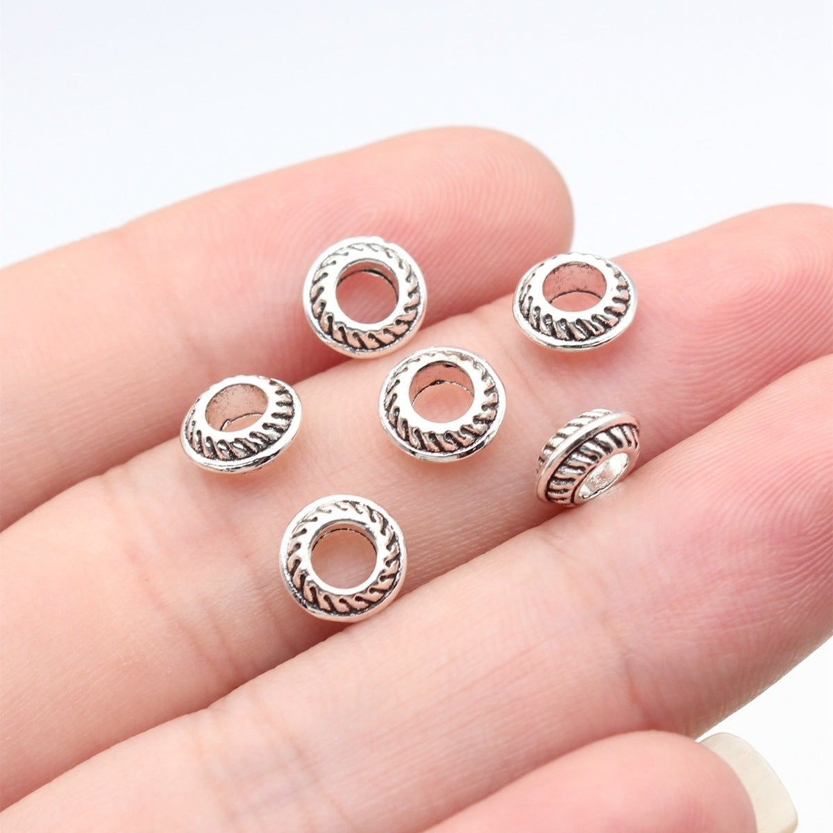 7.5x7.5x3.2mm 0.41g Antique Silver Zinc Alloy Flat Round Large Hole Spacer Beads for Bracelet Making