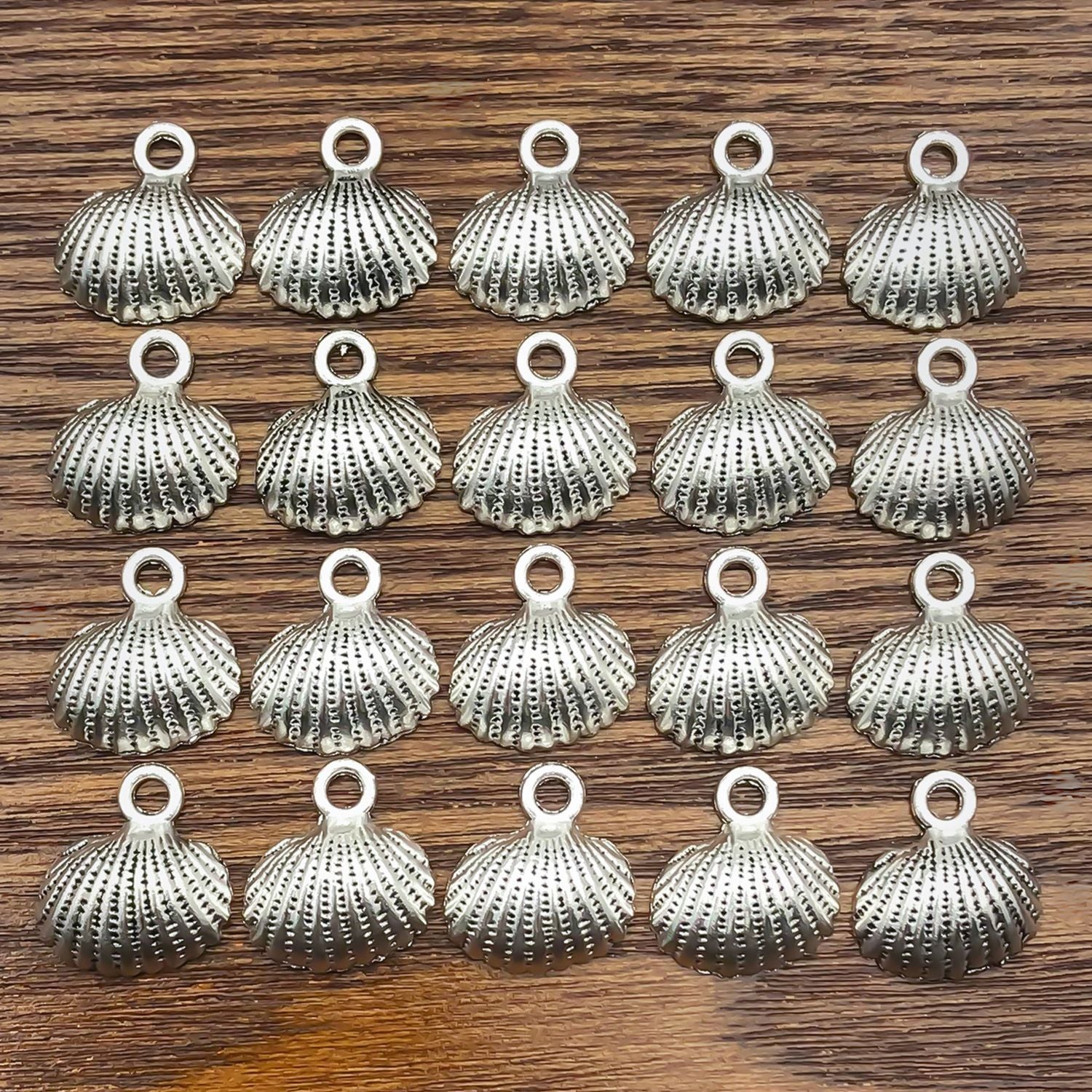 18x17mm Antique Silver Zinc Alloy Shell Charm Pendant for Bracelet Necklace Keychain DIY