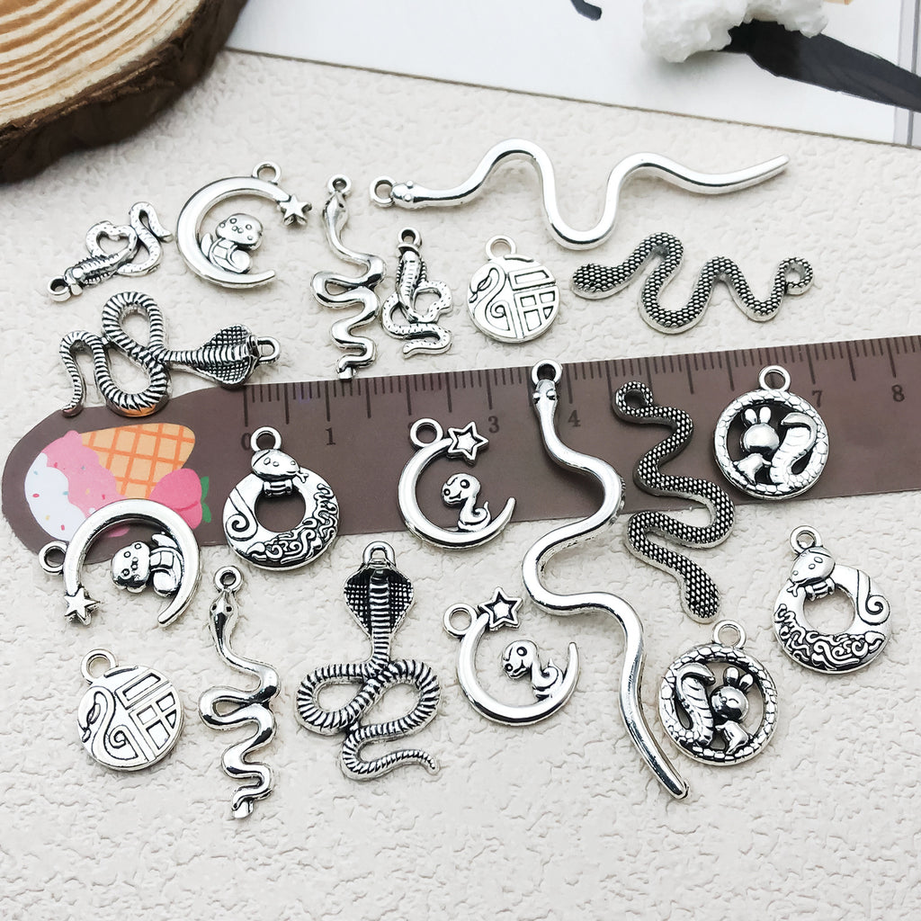 Zinc Alloy Snake Zodiac Snake charm pendants for DIY necklaces earrings bracelets accessories