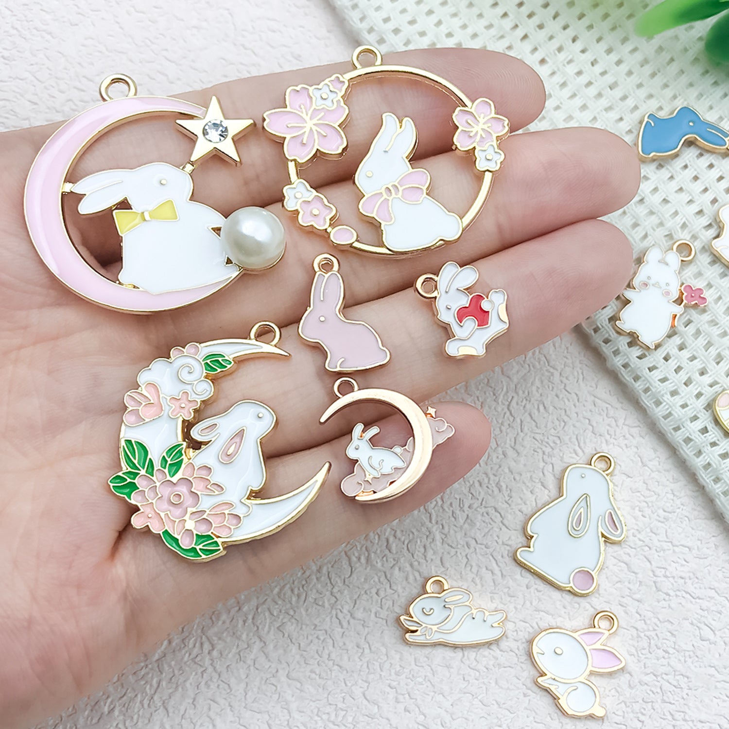 Enamel Zinc Alloy Rose Sakura Rabbit Moon Wreath Flower Charm Pendants for DIY Keychain Jewelry
