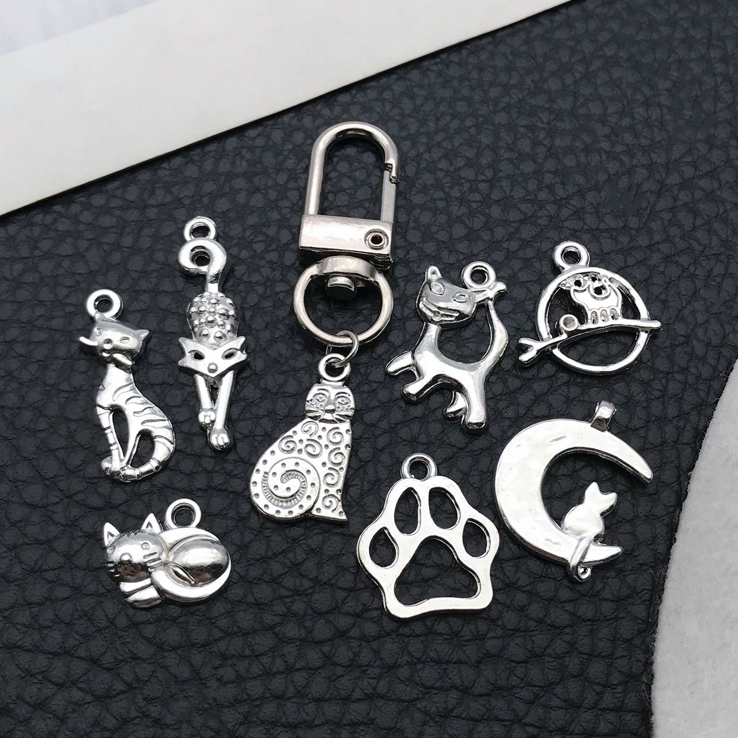 Zinc Alloy Silver Cat Paw Print Hollow Charm Pendant for Bracelet Keychain DIY Jewelry