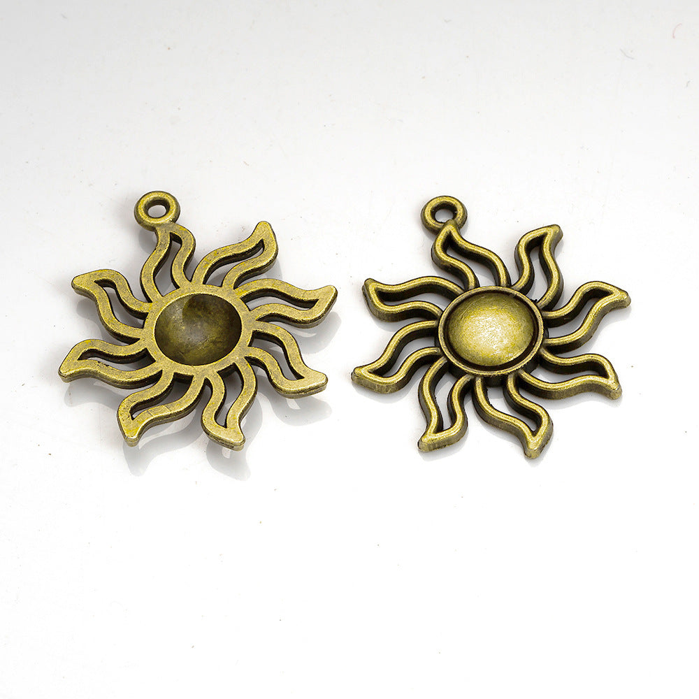 34x31mm Vintage Sun Alloy Charm Pendant for Necklace or Clothing