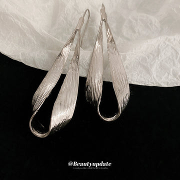 Silver Tone Sculptural Loop Drop Earrings Decorative Jewelry