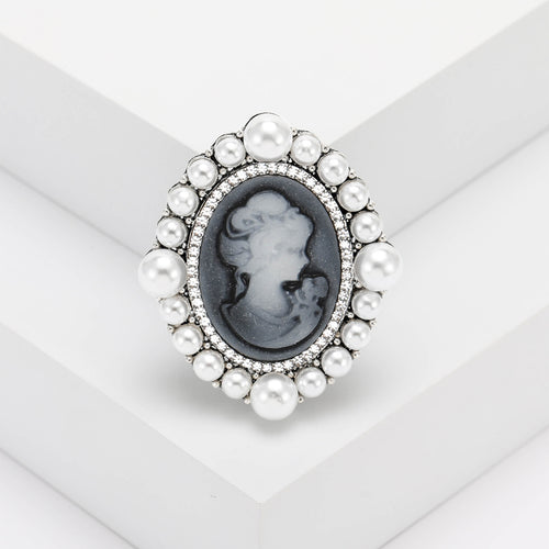 Lilac cameo silver frame pearl brooch close-up