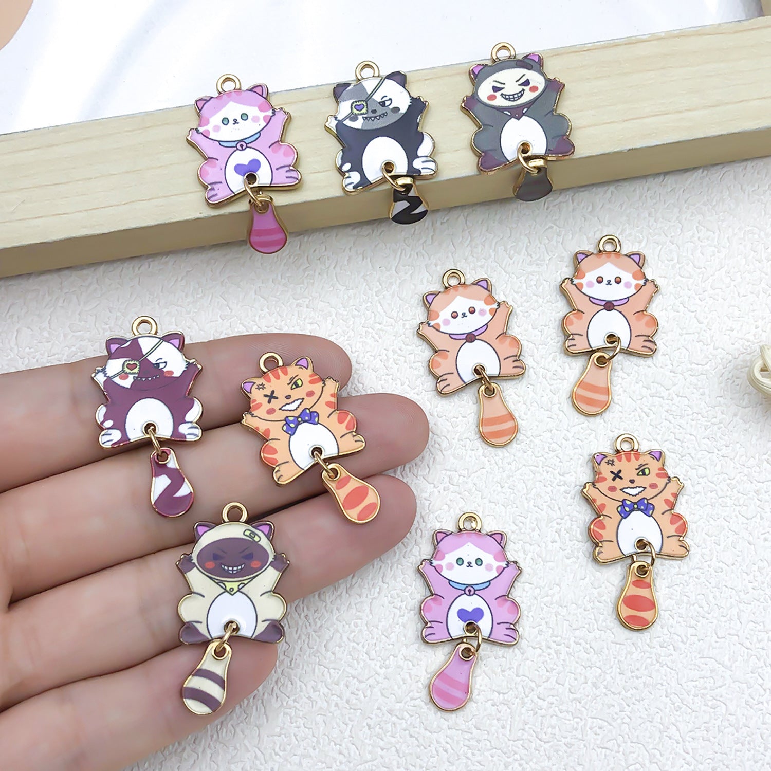 Zinc Alloy Cartoon Cat Movable Tail Charm Pendant for DIY Earrings Necklace Keychain