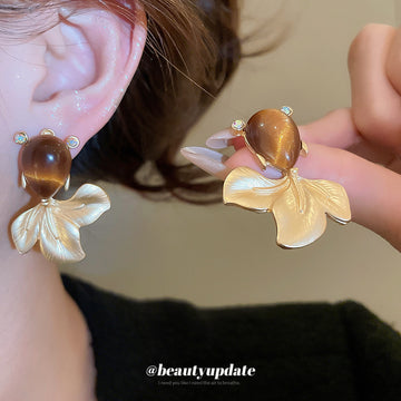 Brown Oval Petal Drop Stud Earrings With Decorative Metal Details