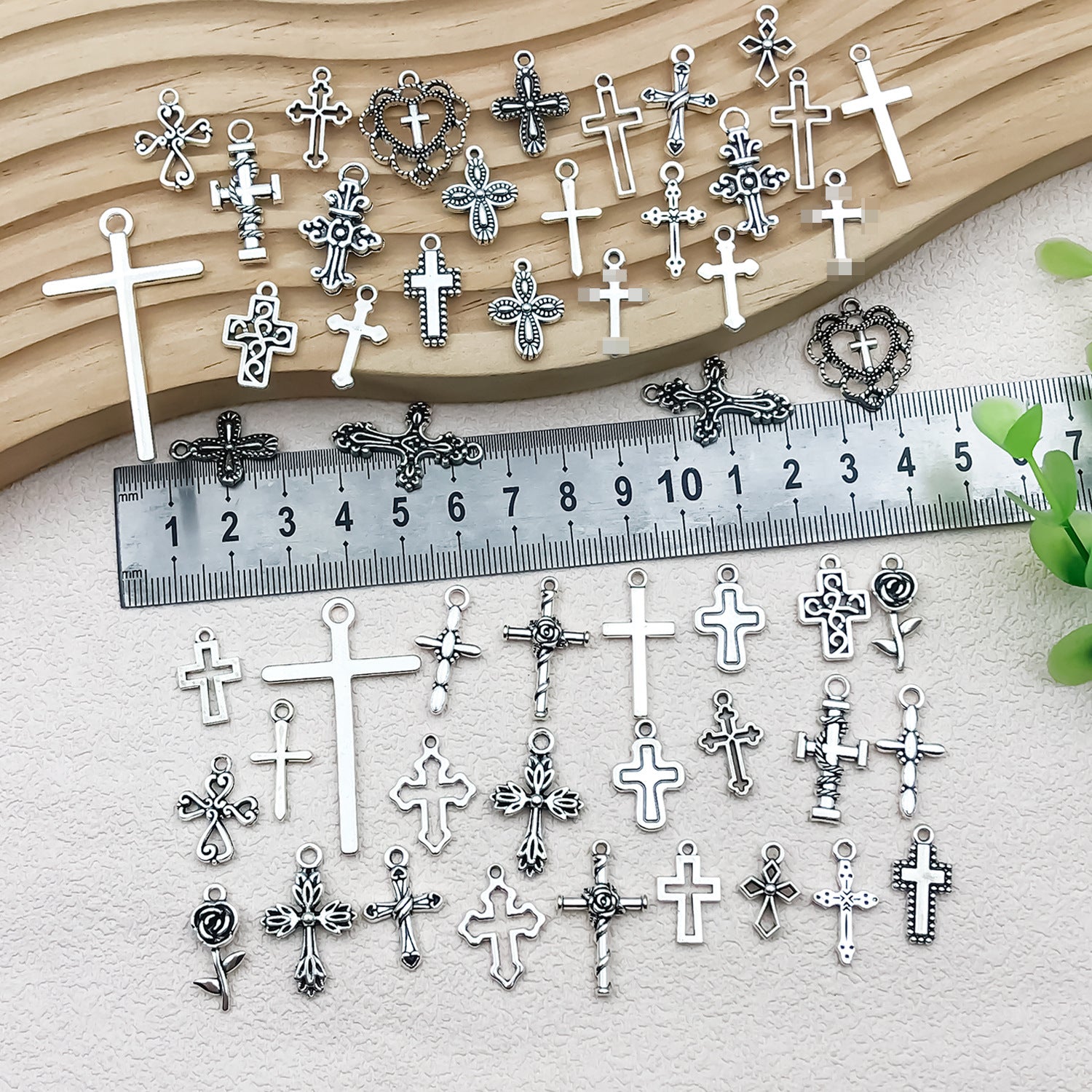 Vintage Zinc Alloy Cross Charm Pendant for DIY Necklace Keychain and Handmade Jewelry