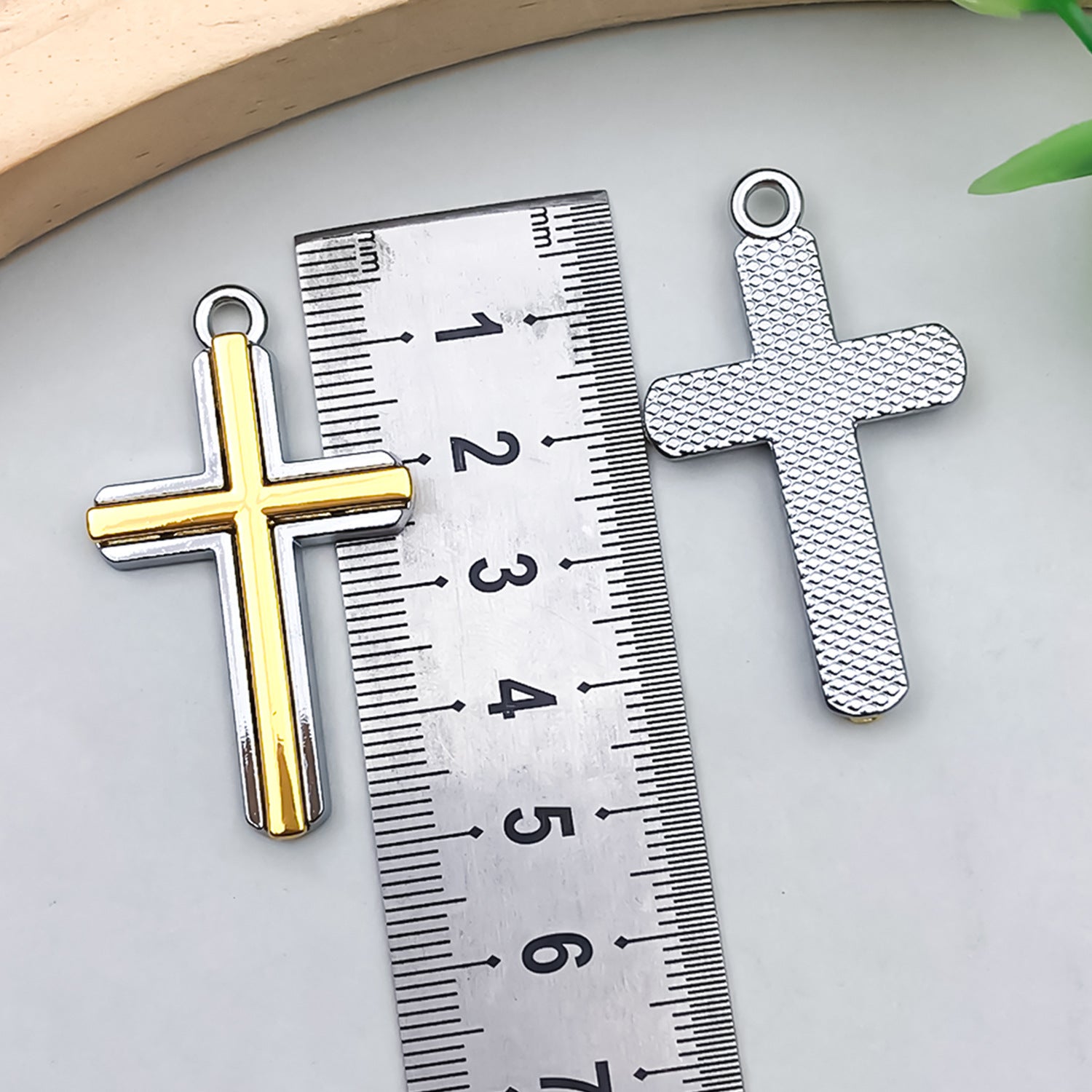 Antique Silver Zinc Alloy Blue Gem Cross Charm Pendant for DIY Necklace Jewelry