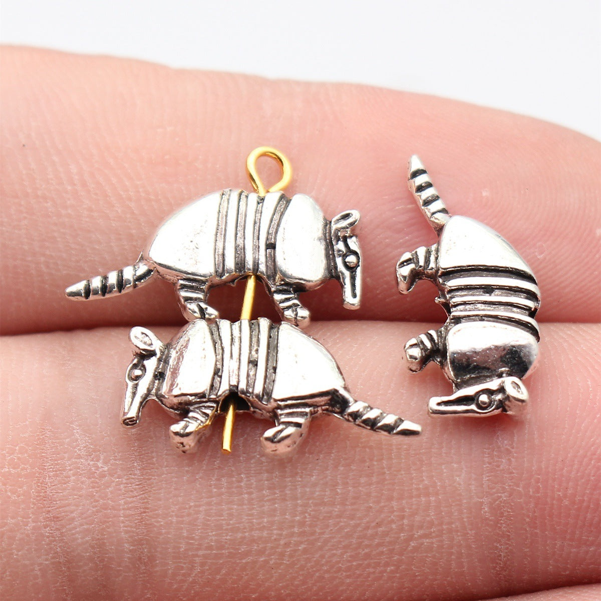 20x9.6mm 1.5g Antique Silver Zinc Alloy Armadillo Loose Metal Beads for Bracelet Jewelry Making
