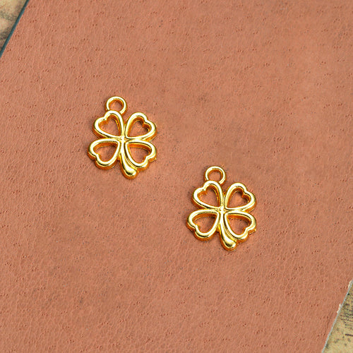heart-leaf clover charms in reverse and side view