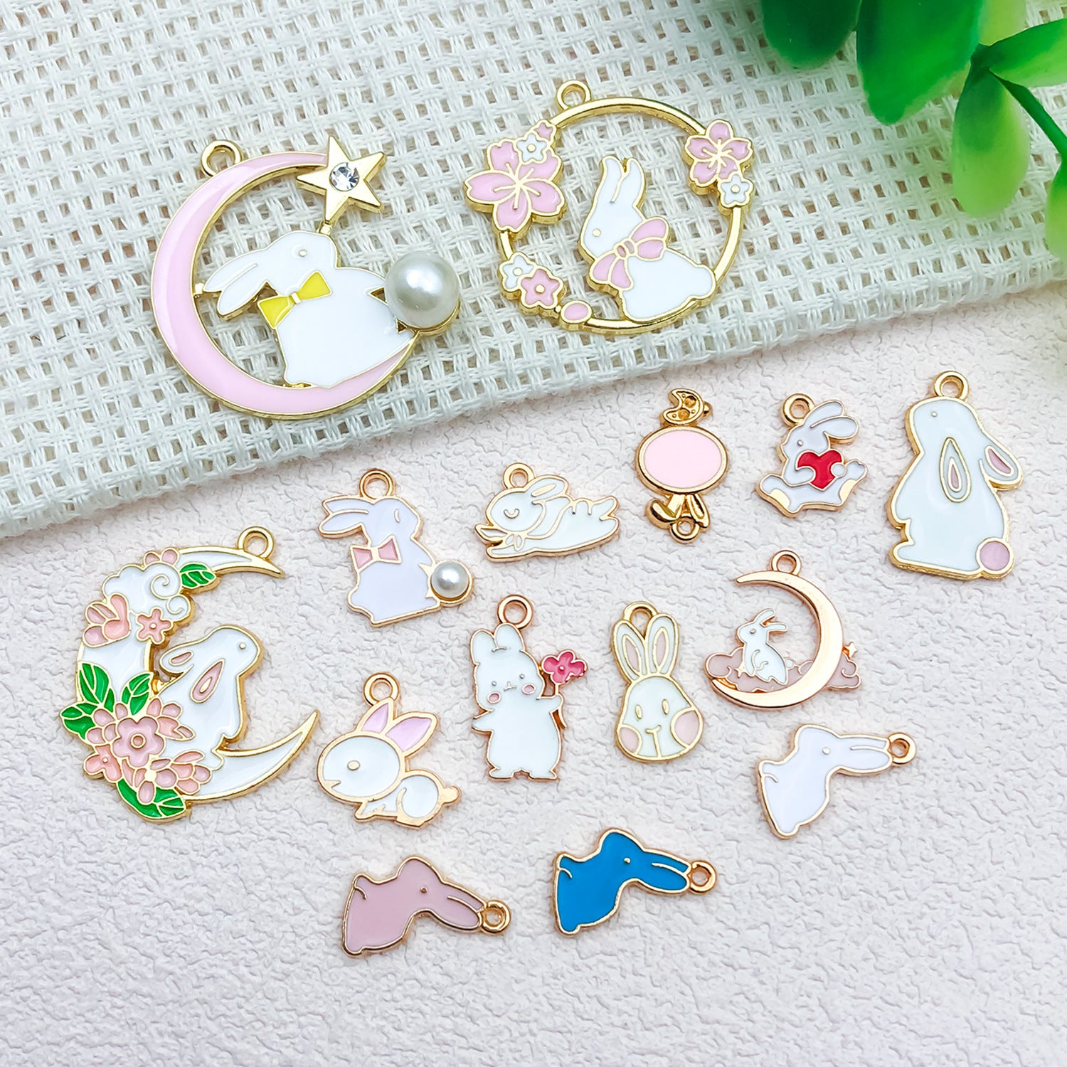 Enamel Zinc Alloy Rose Sakura Rabbit Moon Wreath Flower Charm Pendants for DIY Keychain Jewelry