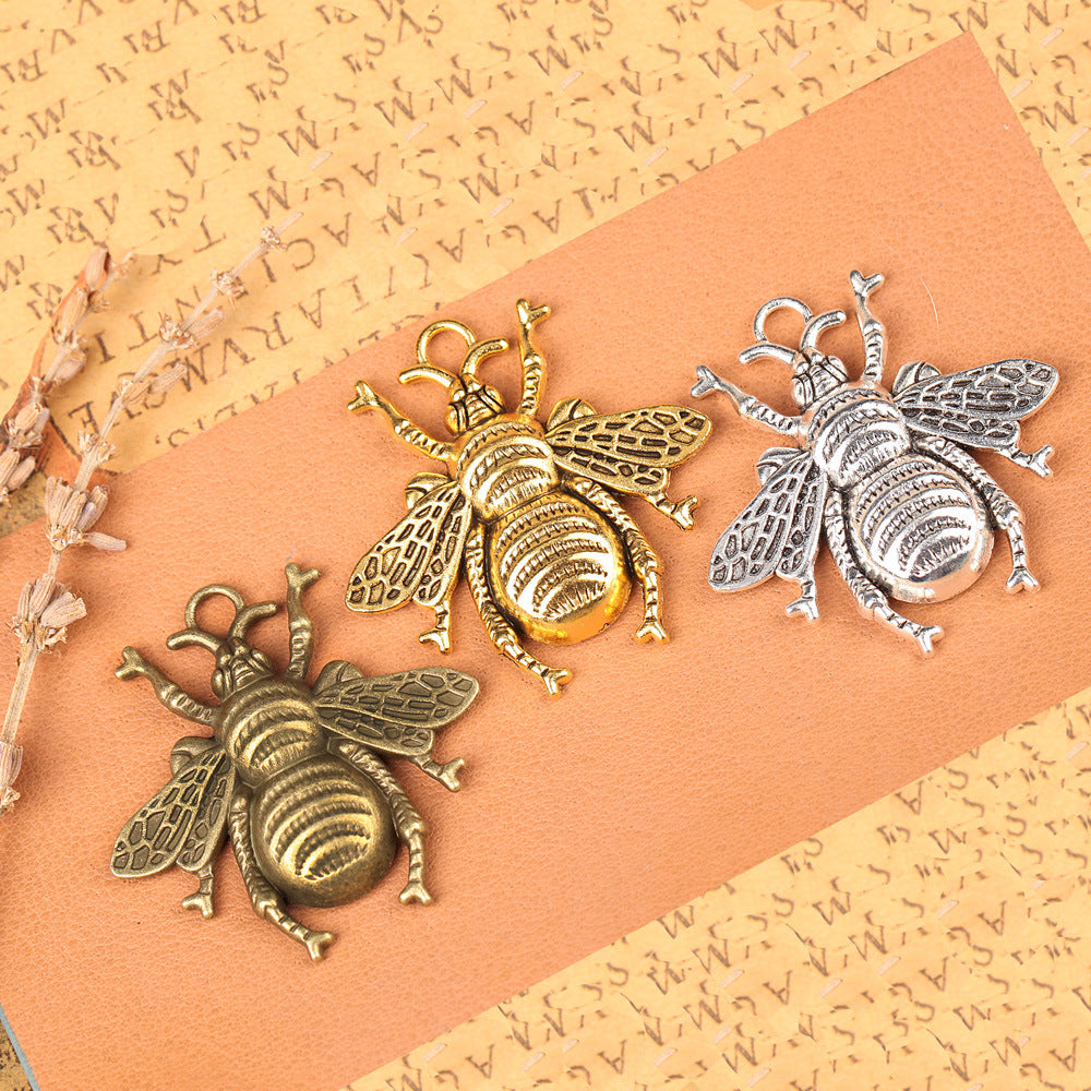 Vintage Alloy Bee Keychain Pendant 45mm for DIY Jewelry