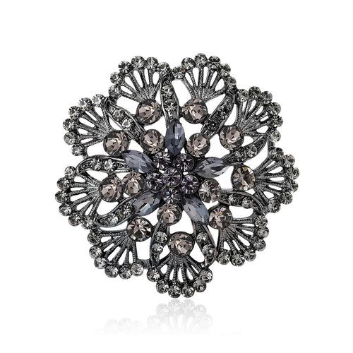 Front view of the openwork flower brooch