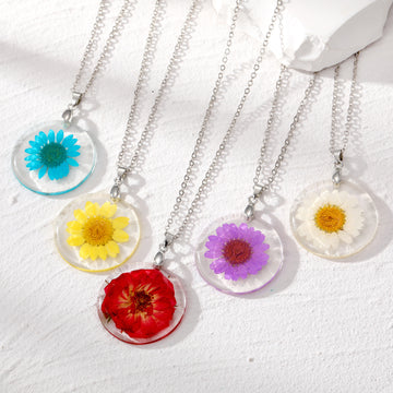 Clear Resin Daisy Dried Flower Pendant Necklaces Five Colors