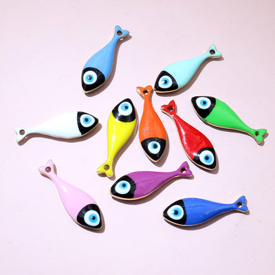 彩色小鱼滴油吊坠 grouped front view on a light background