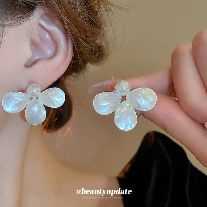 White Petal Flower Stud Earrings with Pearly Centers
