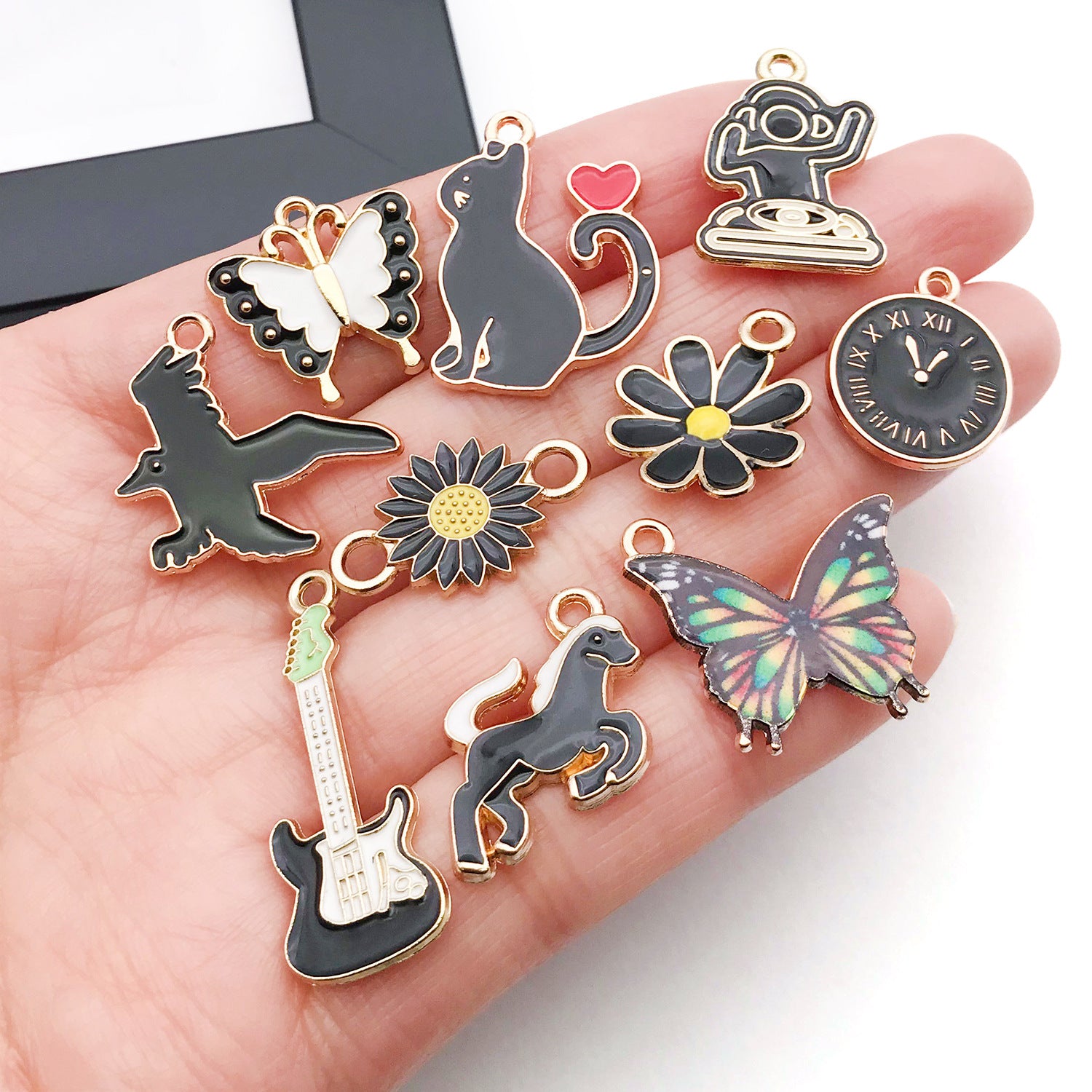 Black Enamel Zinc Alloy Heart Cross Pattern Charm Pendant for DIY Bracelet Necklace