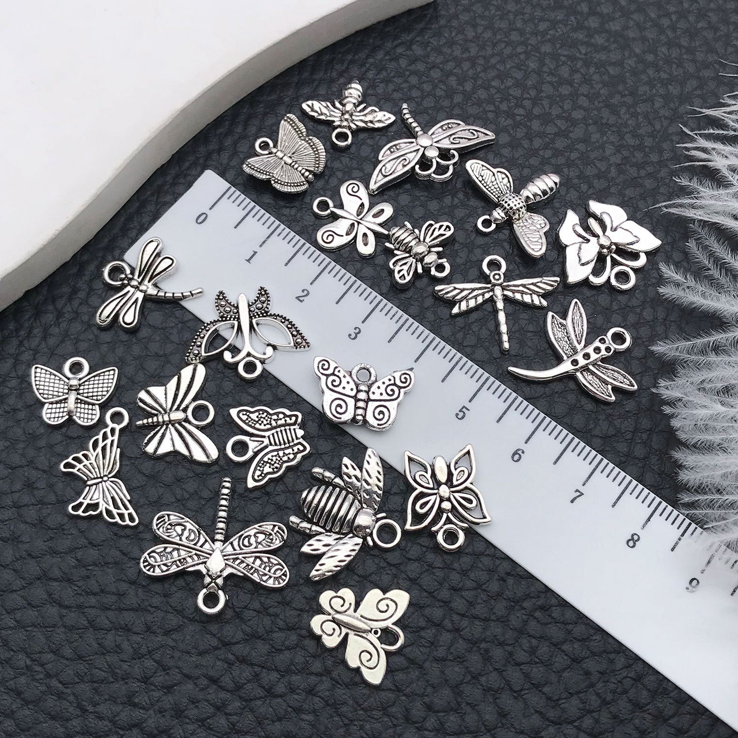Hollow Zinc Alloy Butterfly Bee Dragonfly Insect charm pendants for DIY necklace earrings