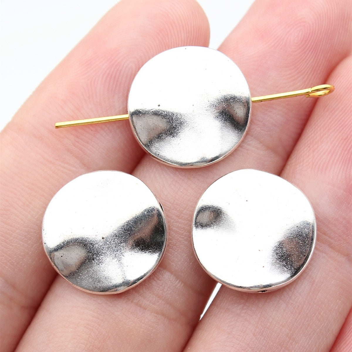 15x15x3.4mm 2.6g Antique Silver Zinc Alloy Round Loose Metal Beads with Small Hole for Bracelet Making