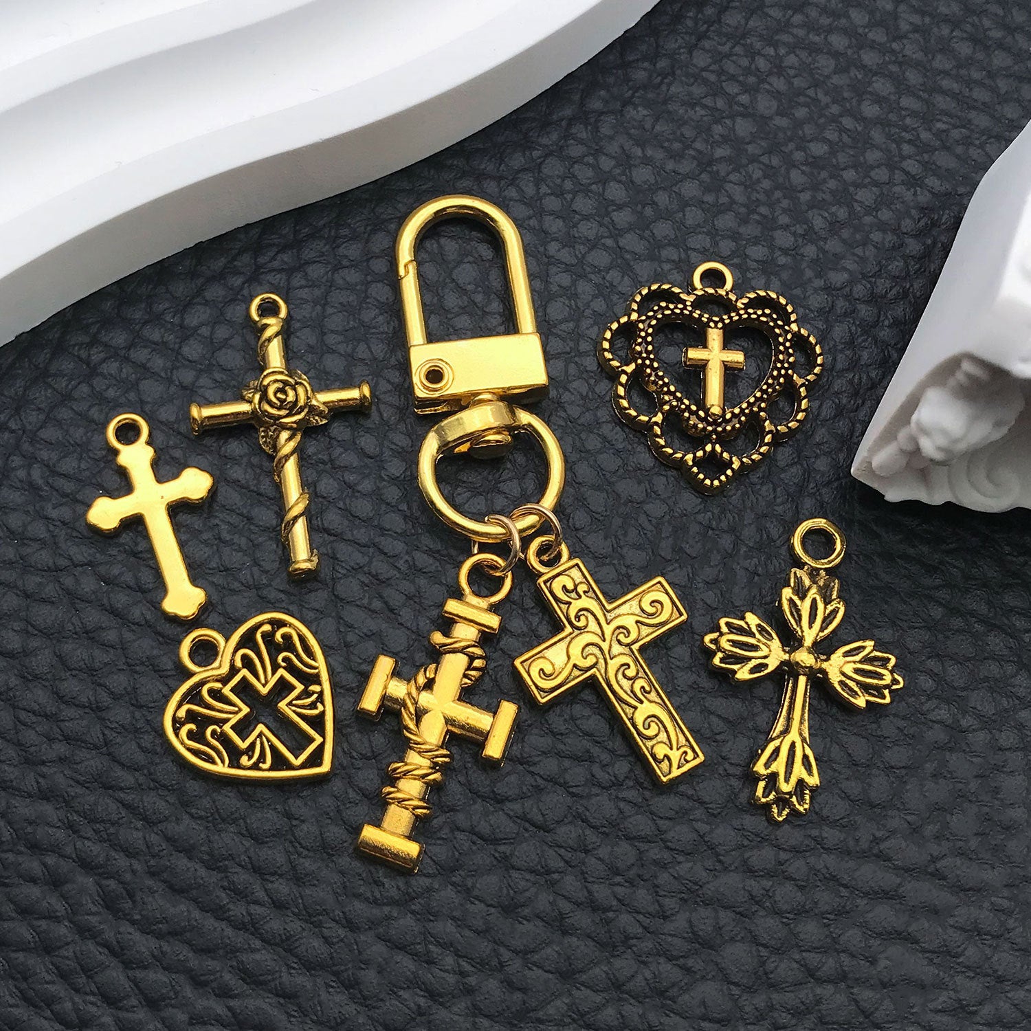 Vintage Zinc Alloy Cross Charm Pendant for DIY Bracelet Earrings Jewelry Accessories