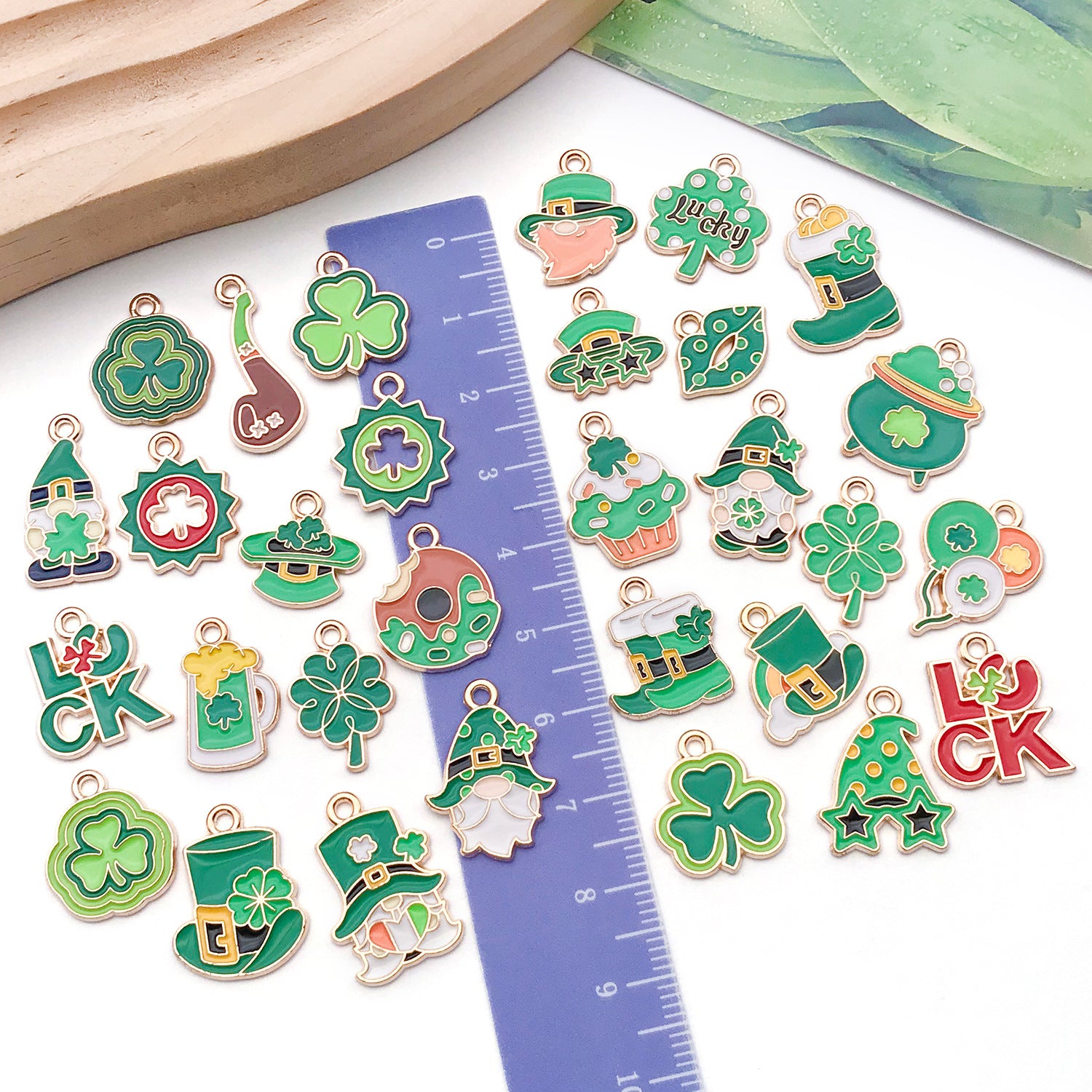 Green Enamel Zinc Alloy Irish Clover Charm Pendant for DIY Hand Rope Jewelry Accessories