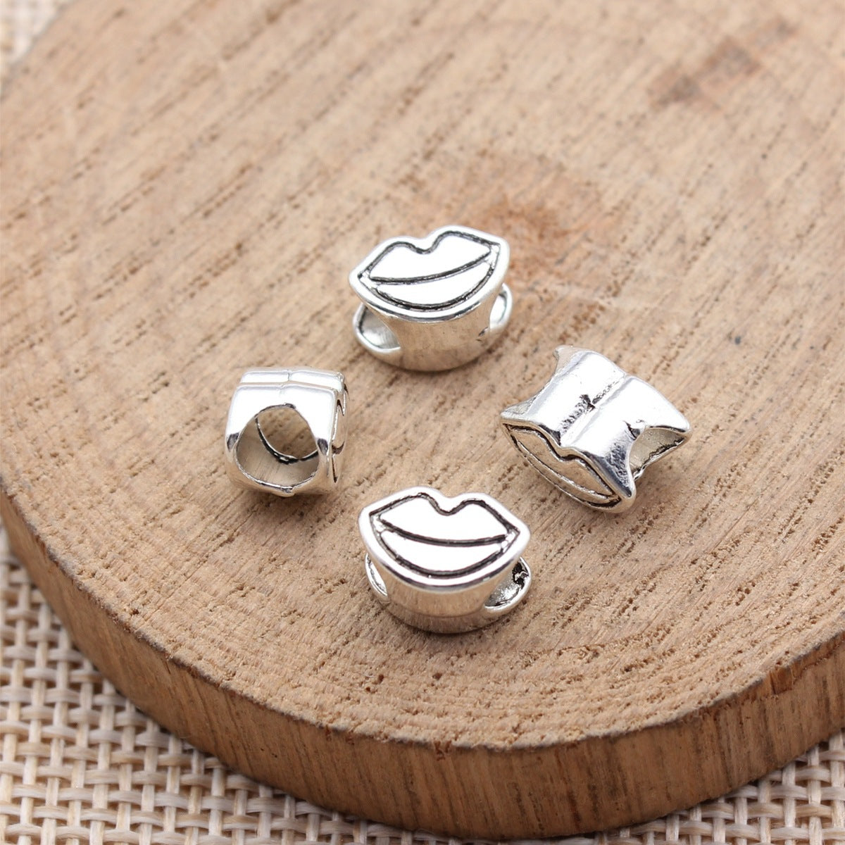 9.3x6.7x6.2mm 0.8g Antique Silver Zinc Alloy Lips Large Hole Spacer Beads for DIY Bracelet Jewelry Making