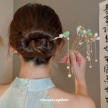 Gold Tone White Petal Hair Stick With Pearl Like Chain Drops