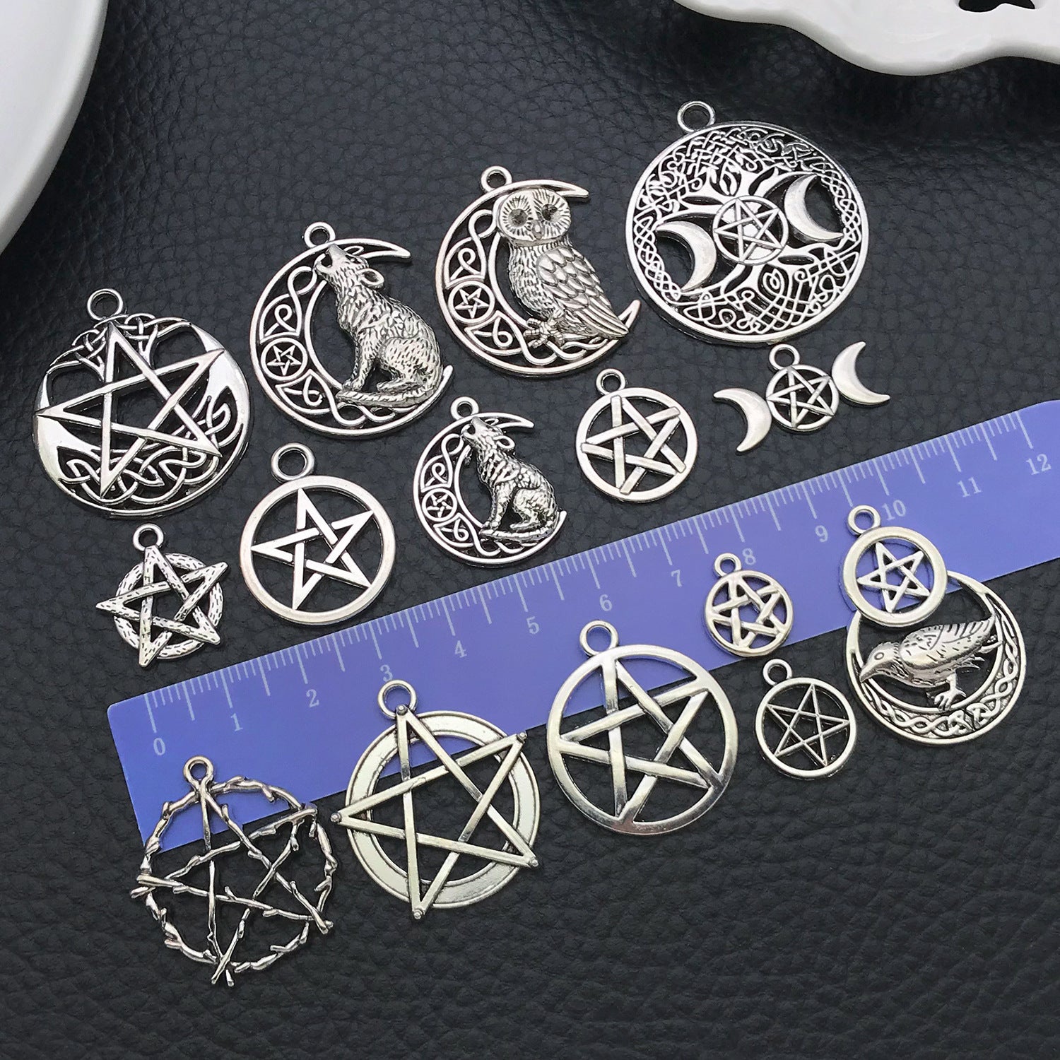 Antique Silver Zinc Alloy Pentagram Wolf Owl Hollow Star Cat Charm Pendant for DIY Necklace
