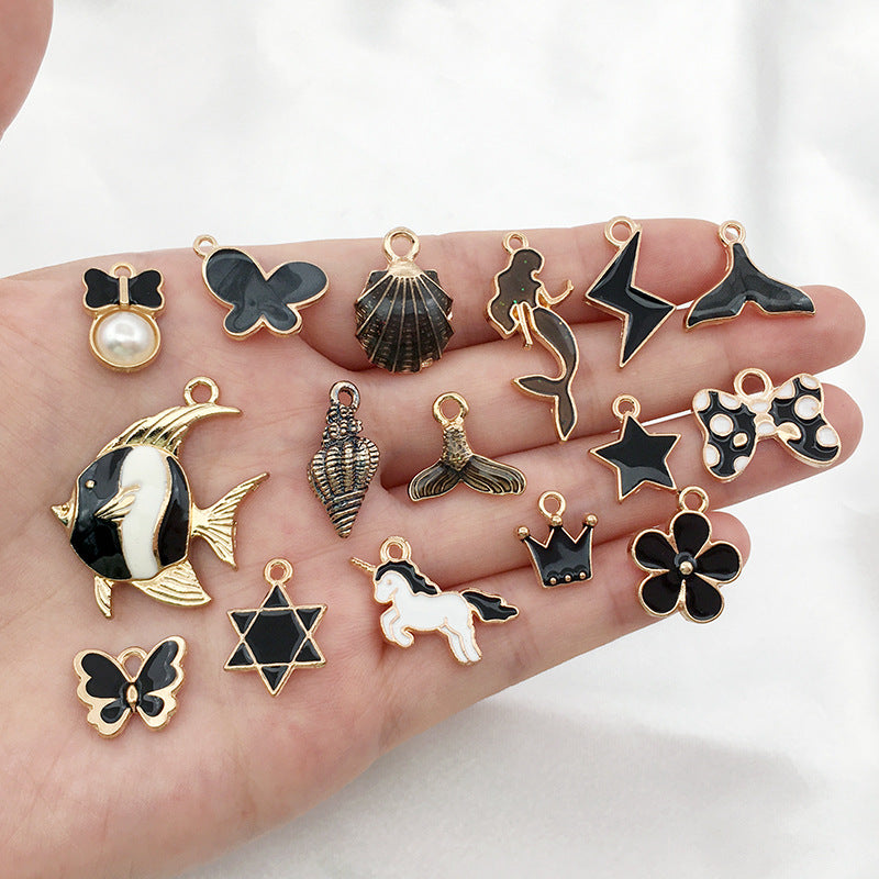 Black Zinc Alloy Cartoon Charm Pendant for DIY Earrings Keychain Jewelry Accessories