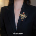 Gold Eye Pearl Dangle Geometric Lips Metal Brooches view 4
