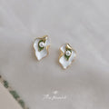 White Enamel Leaf Stud Earrings Green Center Pearl Gold view 1