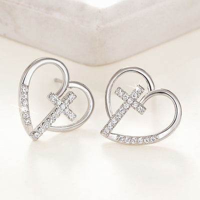Front product view of the open heart outlines crossed by clear accent arrows