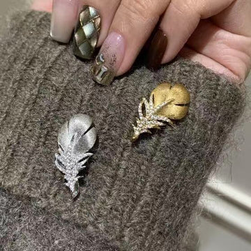 Zircon Feather Brooch Brushed Metal Gold Silver 2 Colors