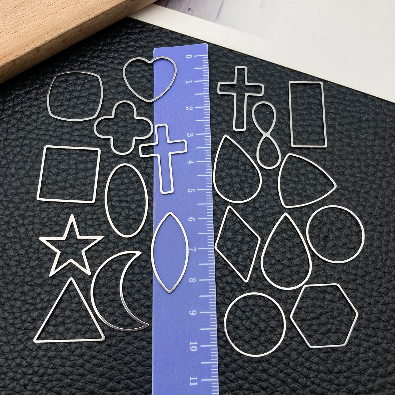 Steel Color Stainless Steel Five Point Star Heart Round Hollow Frame Charm Pendant for DIY Jewelry