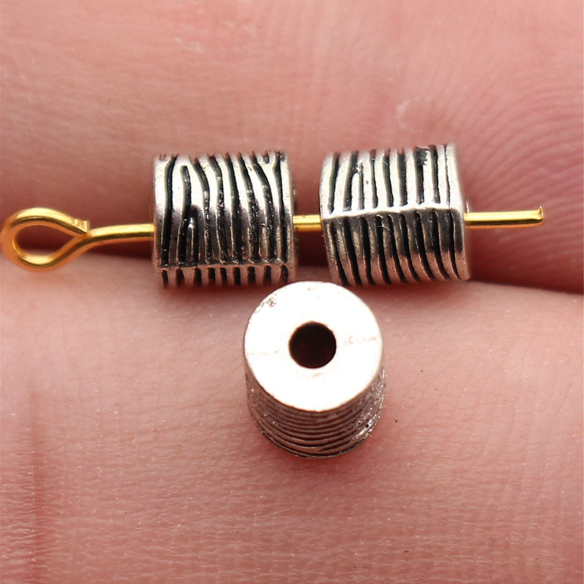 6x5.7x5.6mm 0.78g Antique Silver Tone Zinc Alloy Linear Texture Cylinder Spacer Beads for Bracelet DIY Jewelry