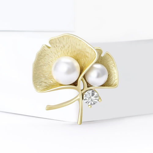 Ginkgo leaves with pearls in a second product view