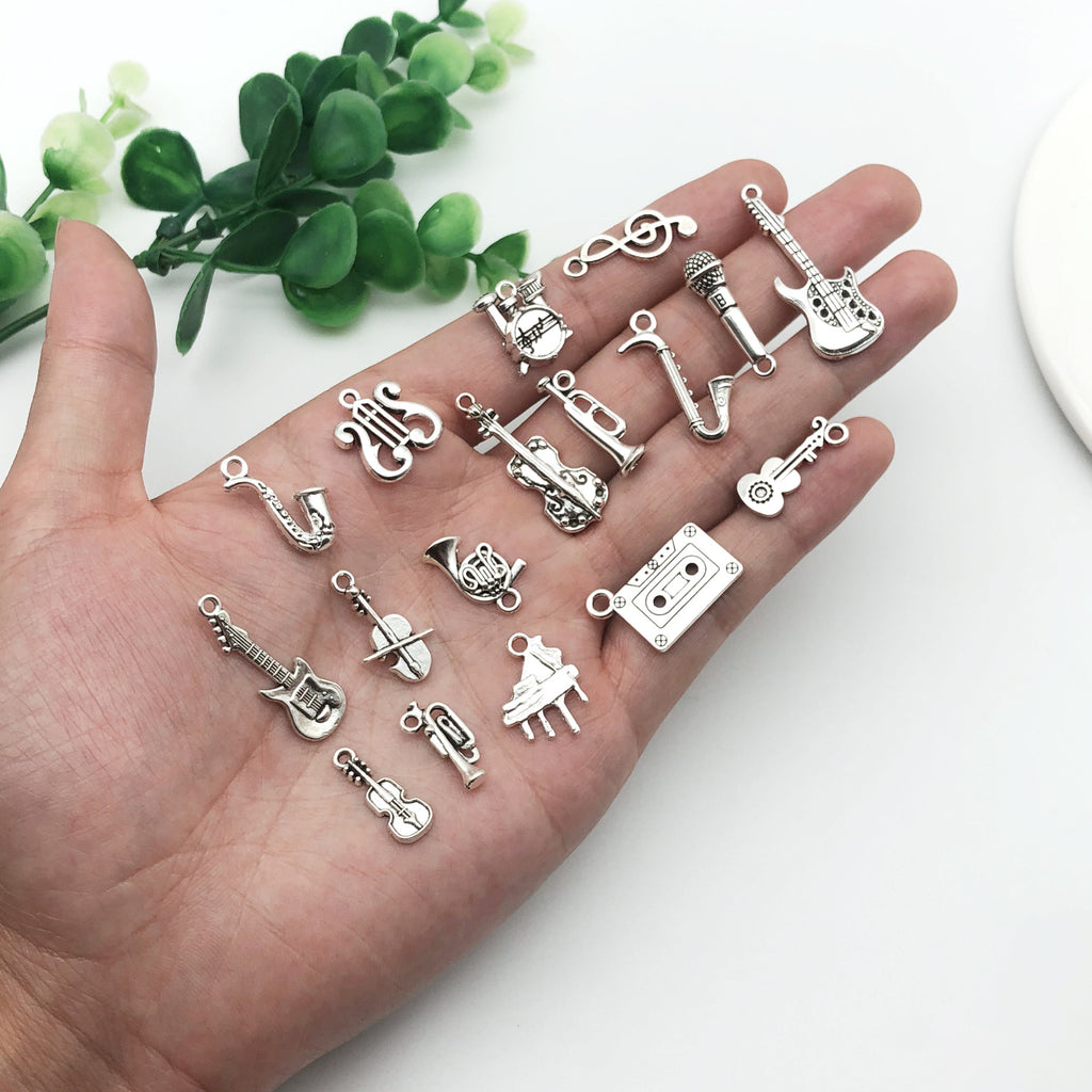 Antique Silver Zinc Alloy Saxophone Violin Music Note Charm Pendant for DIY Jewelry Making